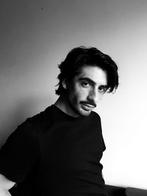 Piervincenzo Nocera (Rosso Perseo) — ritratto dell'artista Piervincenzo Nocera (Rosso Perseo) — ritratto dell'artista